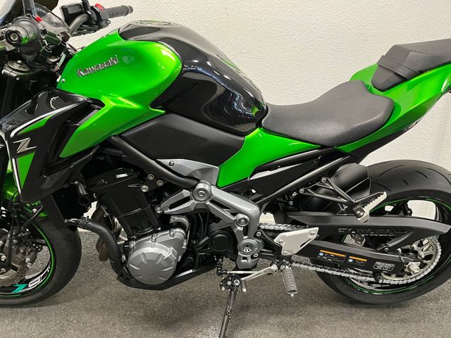 kawasaki - z900
