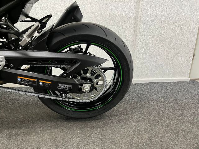 kawasaki - z900