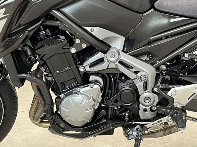 kawasaki - z900
