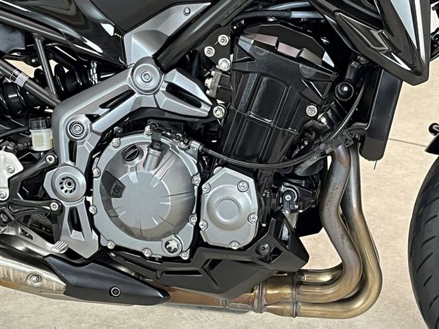 kawasaki - z900