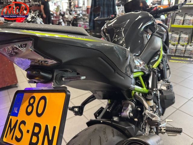 kawasaki - z900