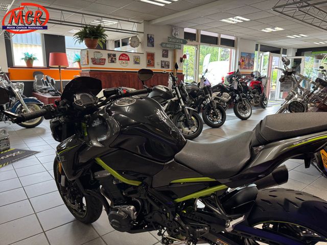 kawasaki - z900