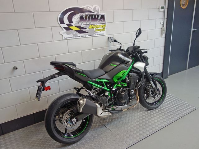 kawasaki - z900