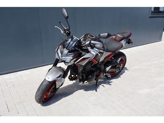 kawasaki - z900
