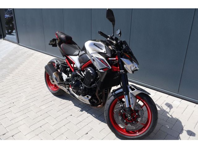 kawasaki - z900