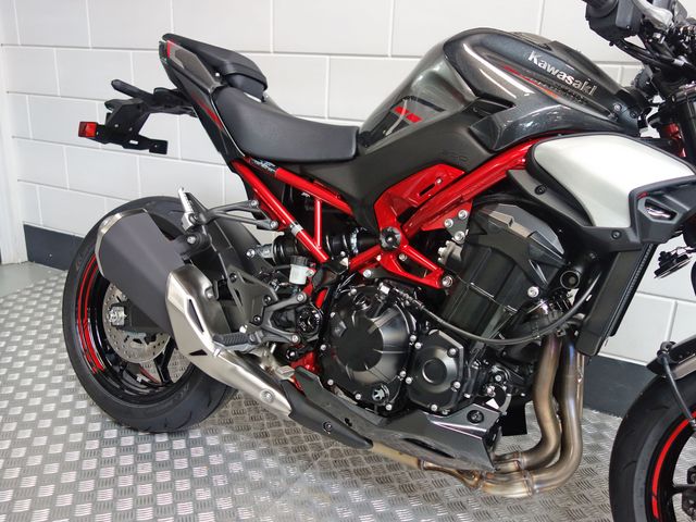 kawasaki - z900