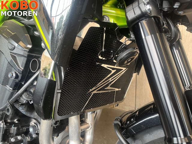 kawasaki - z900
