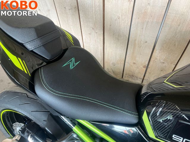 kawasaki - z900