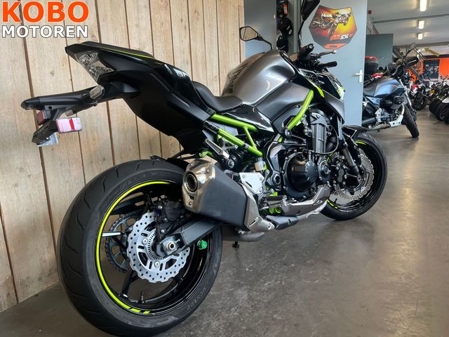 kawasaki - z900