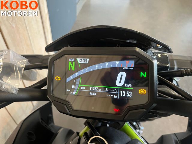 kawasaki - z900