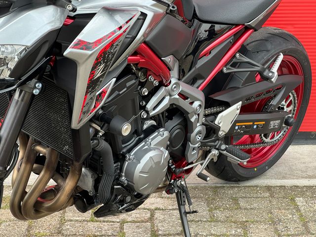 kawasaki - z900