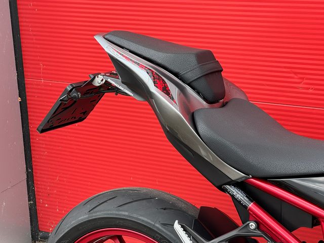 kawasaki - z900