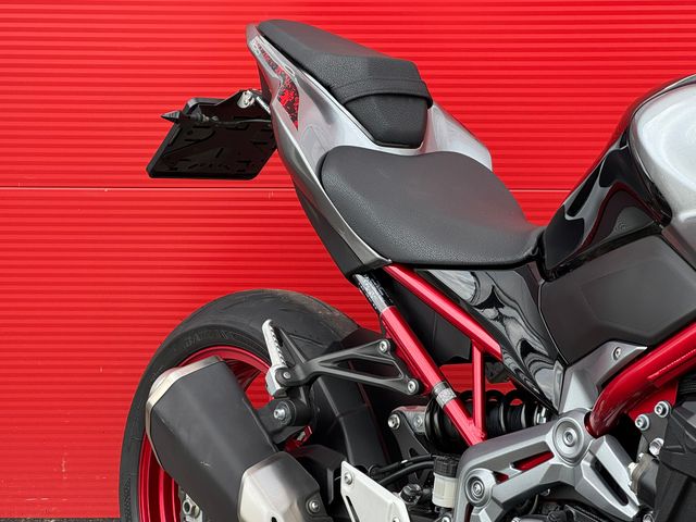 kawasaki - z900