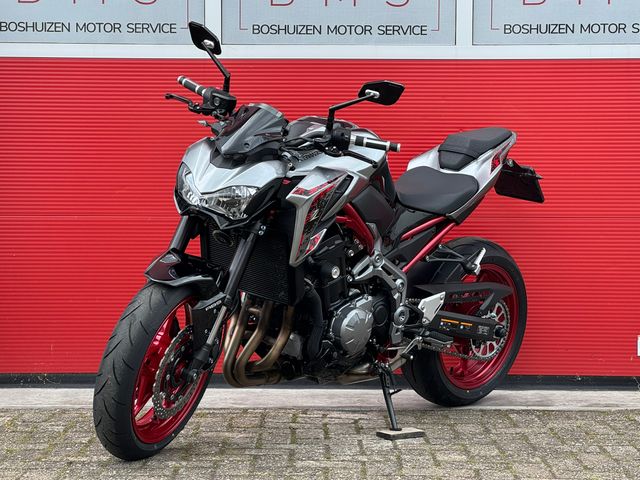 kawasaki - z900