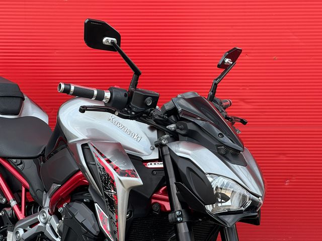 kawasaki - z900