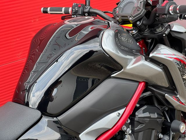 kawasaki - z900