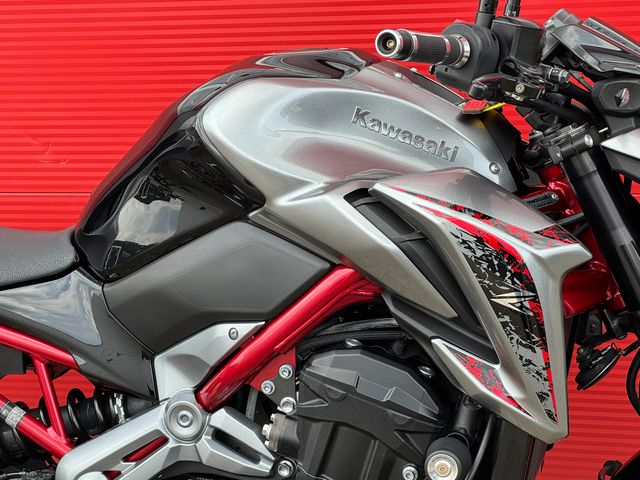 kawasaki - z900