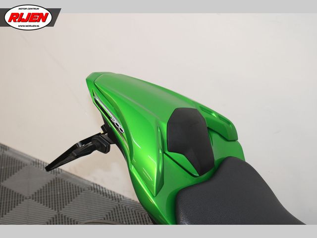 kawasaki - z900