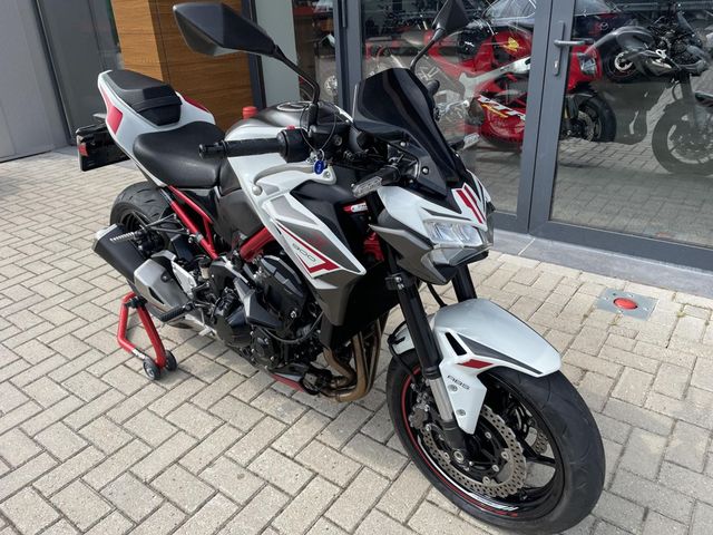 kawasaki - z900