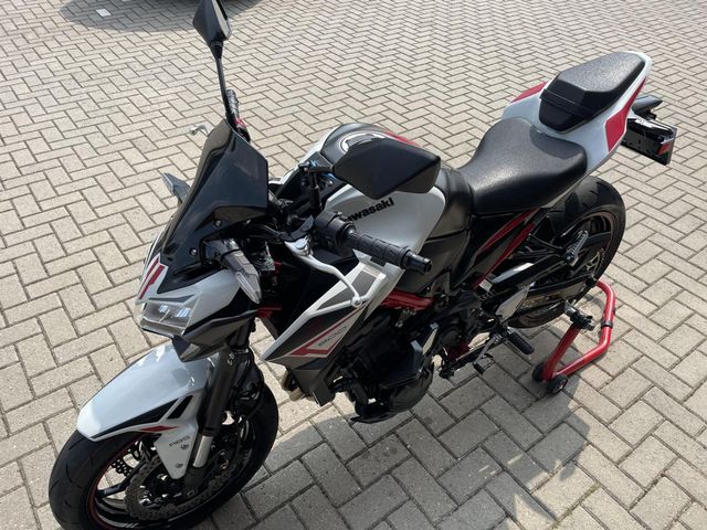 kawasaki - z900