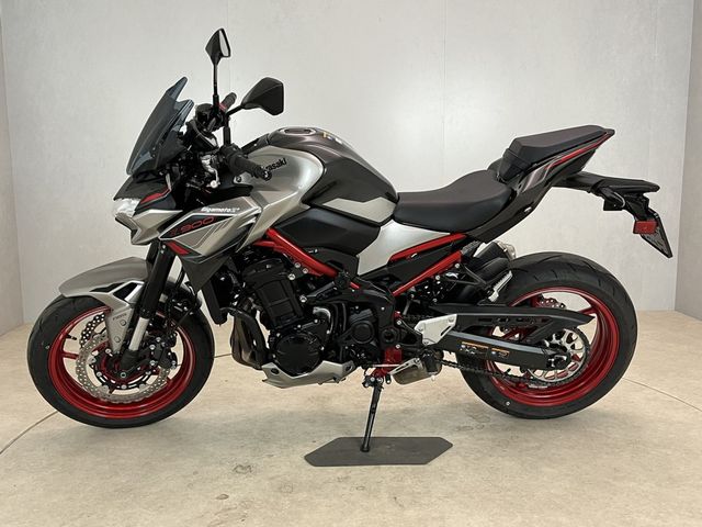 kawasaki - z900