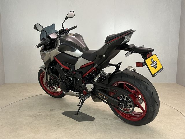 kawasaki - z900