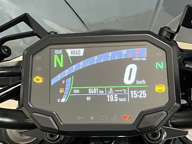 kawasaki - z900
