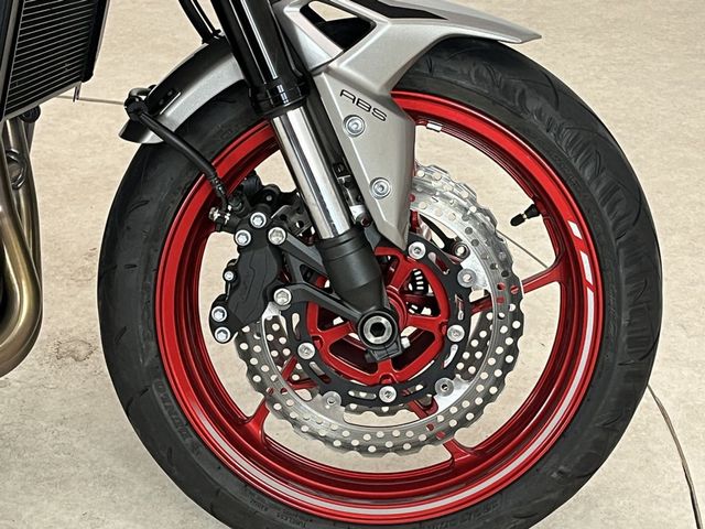 kawasaki - z900