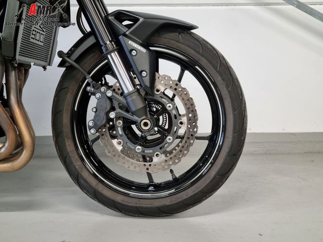 kawasaki - z900