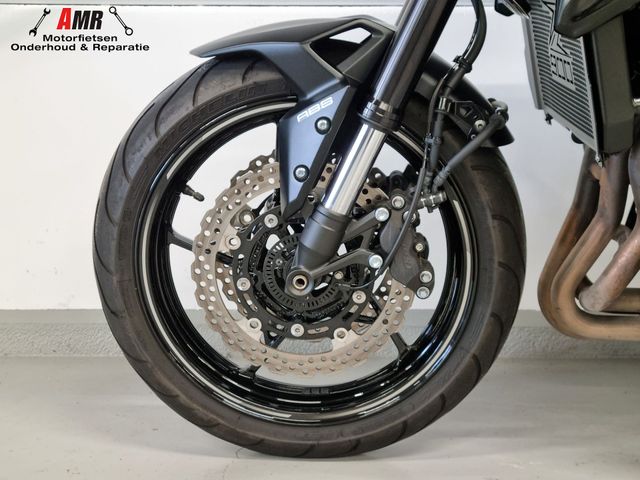 kawasaki - z900