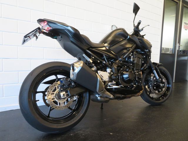 kawasaki - z900
