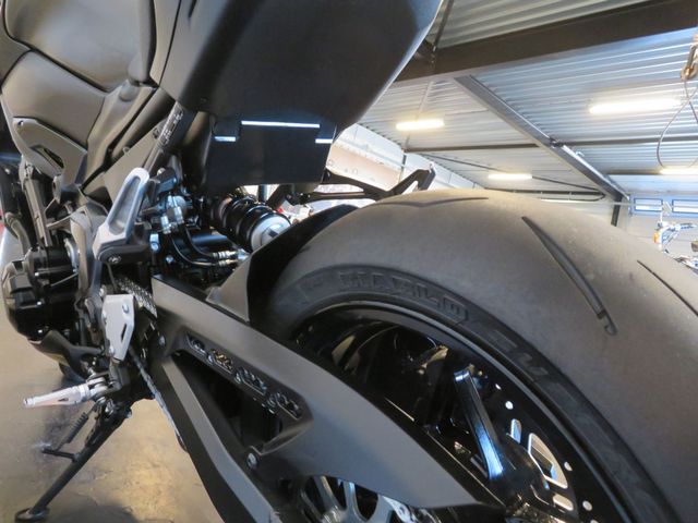 kawasaki - z900