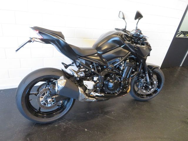 kawasaki - z900