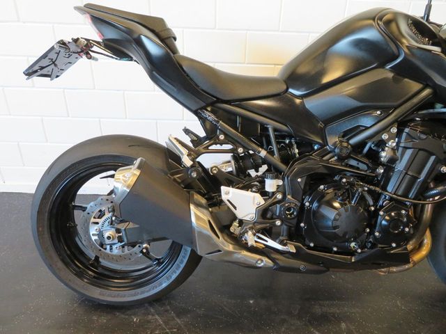 kawasaki - z900