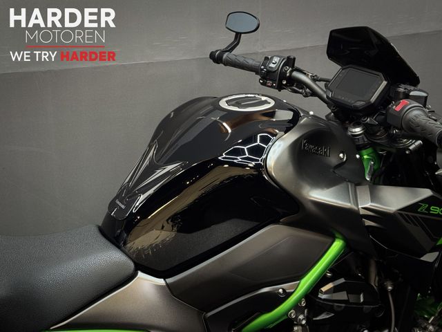 kawasaki - z900