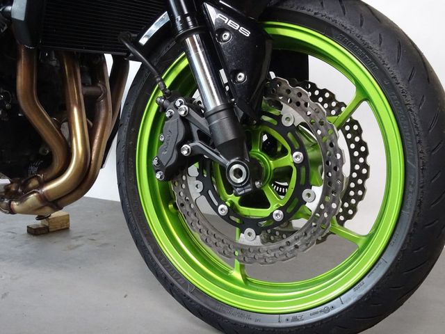 kawasaki - z900