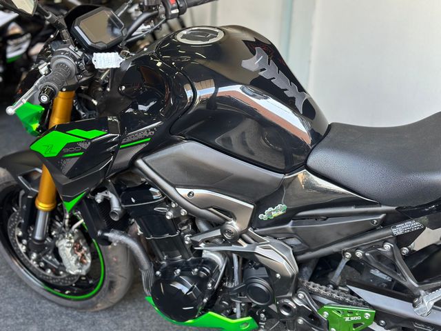 kawasaki - z900-se