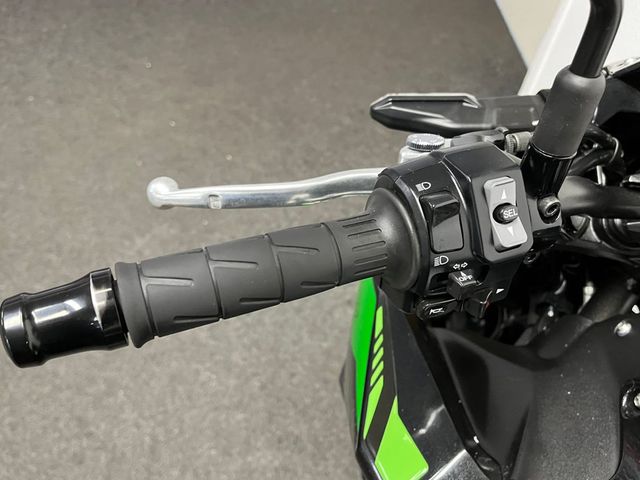 kawasaki - z900-se
