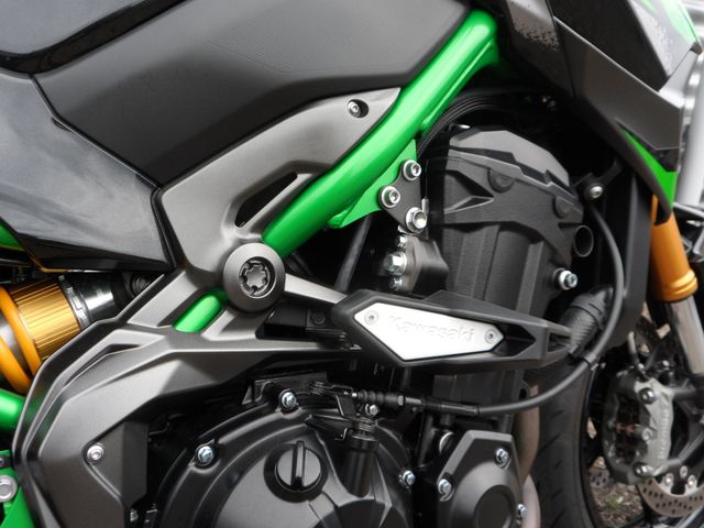 kawasaki - z900-se-performance