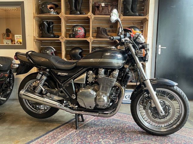 kawasaki - zephyr-1100