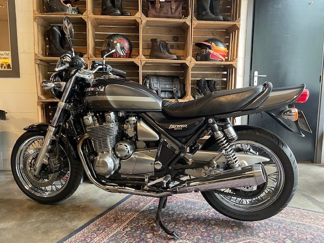 kawasaki - zephyr-1100