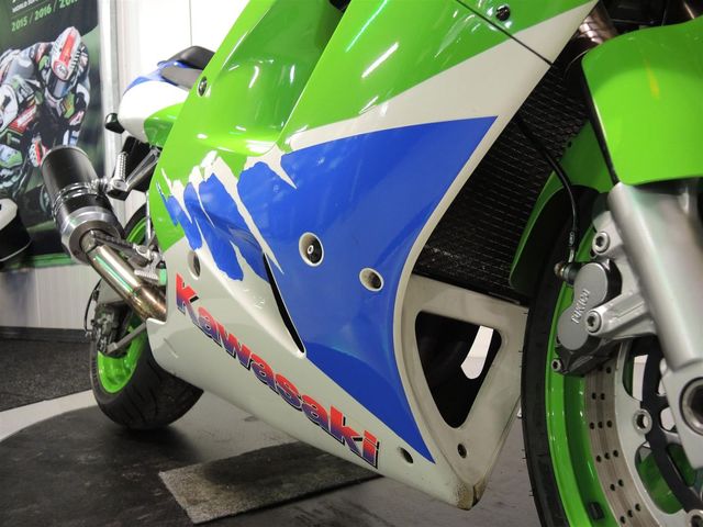 kawasaki - zxr-750