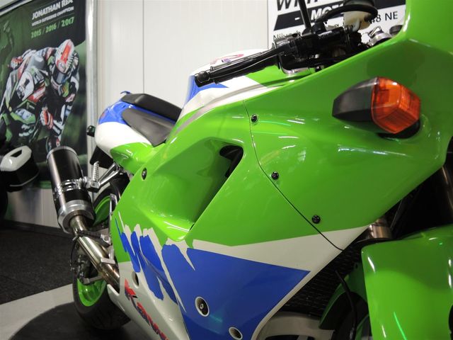 kawasaki - zxr-750