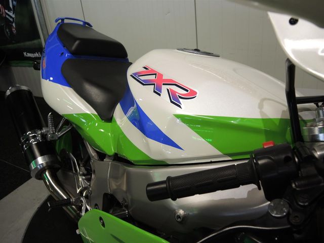 kawasaki - zxr-750