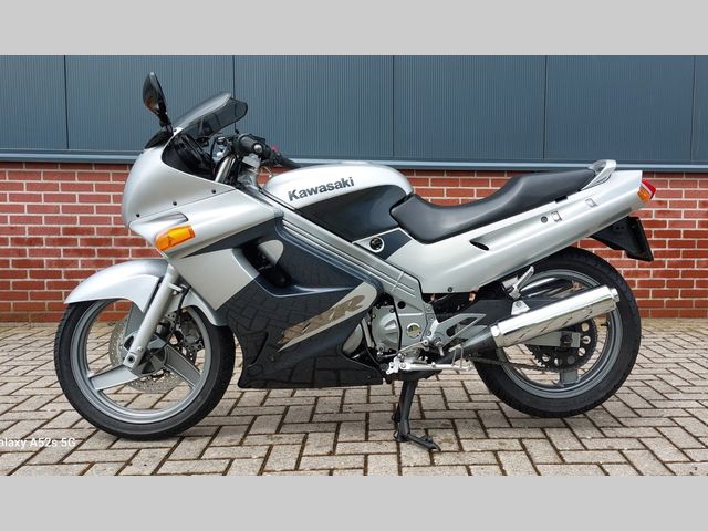 kawasaki - zzr-250