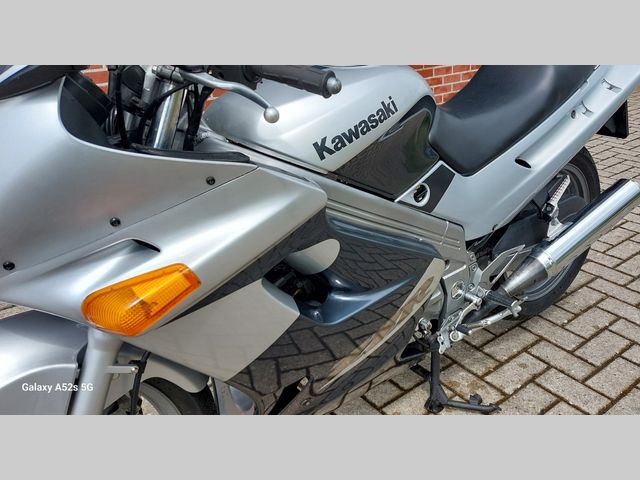 kawasaki - zzr-250