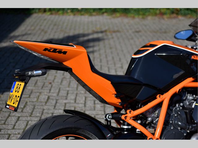 ktm - 1190-rc-8-r-red-bull-edition