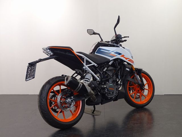 ktm - 125-duke