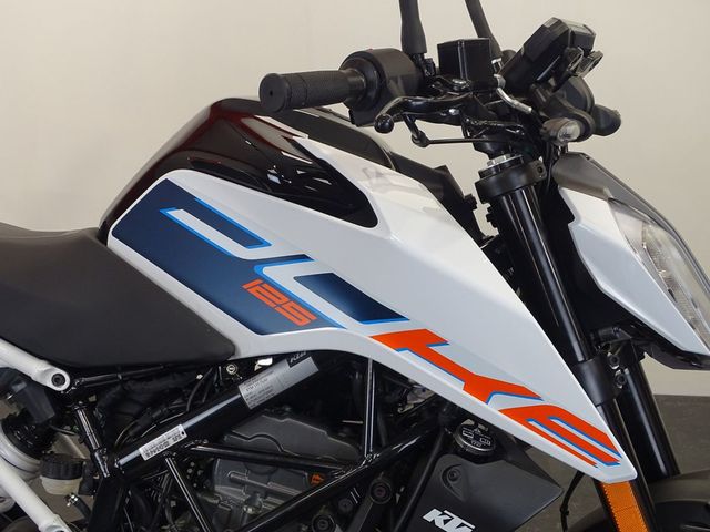 ktm - 125-duke