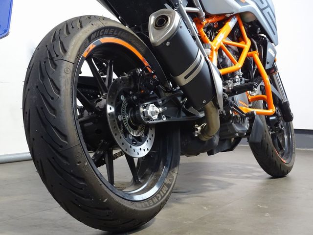 ktm - 125-duke